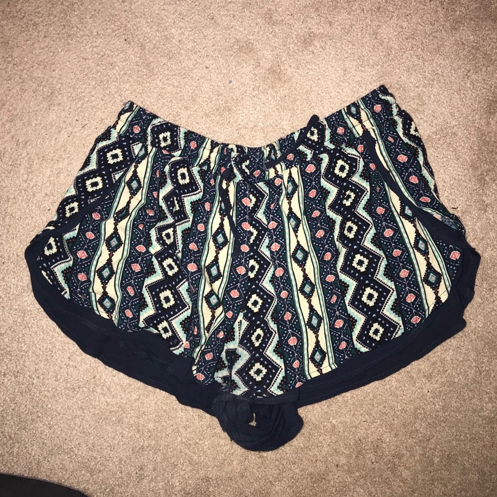 Patterned flowy shorts